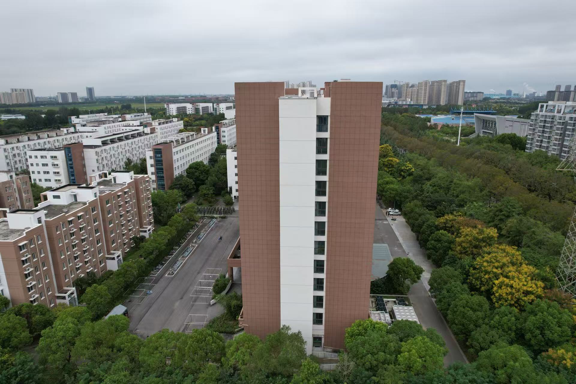 7bca21f3ea90ce17209bc1b39448681